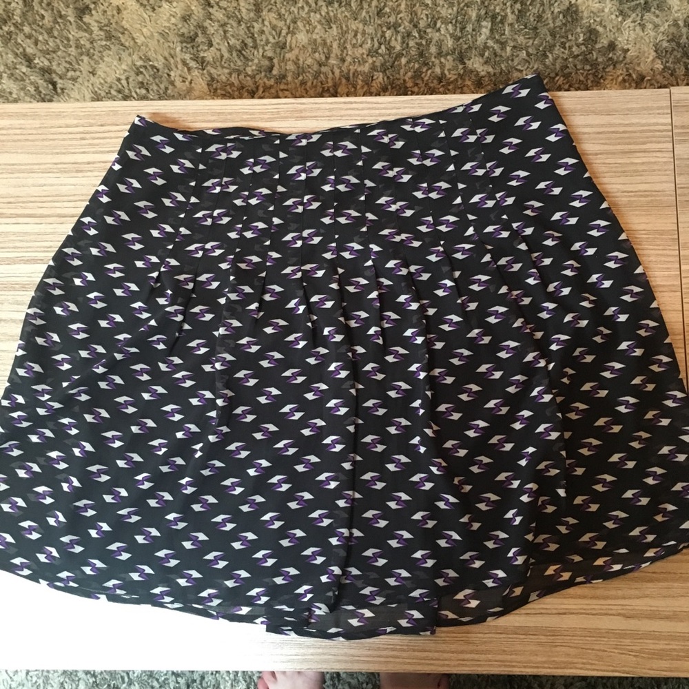 Ann Taylor LOFT Black Patterned Skirt Size 14